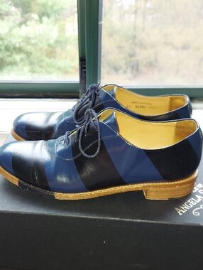 The Office of Angela Scott Navy & Black Itailian Leather Oxfords Fits Like Sz 10